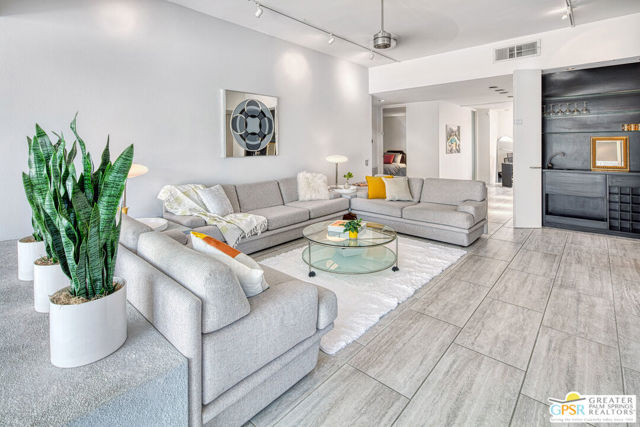 70120 Frank Sinatra Drive, Rancho Mirage CA: https://media.crmls.org/mediaz/5a485a82-13a7-4e0c-869e-cb29537bd8e4.jpg