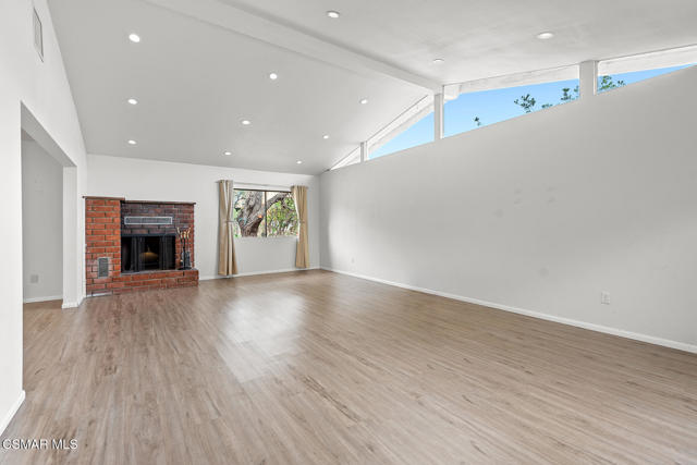 15546 Olden Street, Sylmar CA: https://media.crmls.org/mediaz/5a48872a-d07a-45e9-a90b-e47dd248fd14.jpg