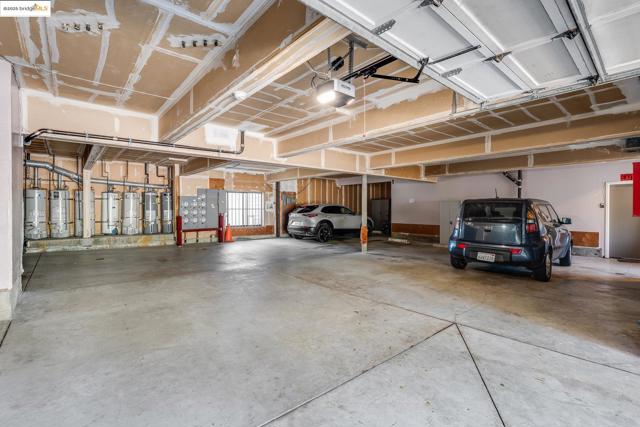 5177 Diamond Heights BLVD, San Francisco CA: https://media.crmls.org/mediaz/5a48ef21-edcb-4a65-bf20-a3f5c7b94fcf.jpg