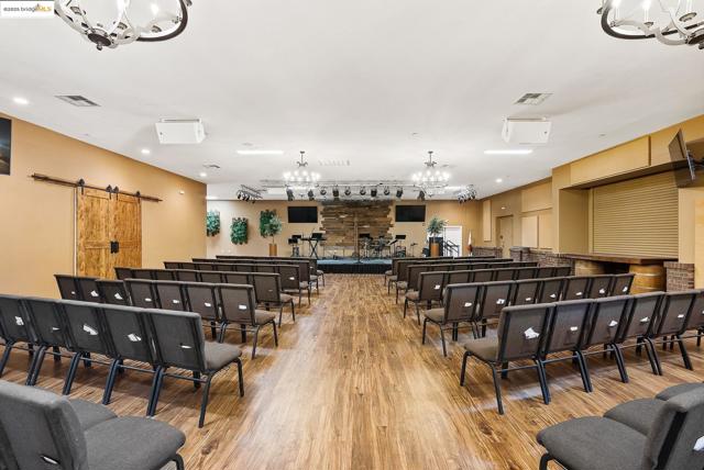 3501 Byer Road, Byron CA: https://media.crmls.org/mediaz/5a4905e0-257a-4211-a119-0584689f07dd.jpg