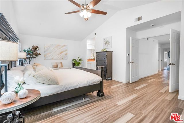 12084 London Grove Court, Moorpark CA: https://media.crmls.org/mediaz/5a49305c-575e-4abd-a951-f28d4a8d3ff1.jpg