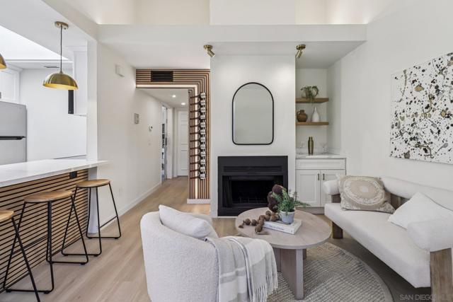 4043 Utah St, San Diego CA: https://media.crmls.org/mediaz/5a493d73-d8ad-4d02-8c90-774f96dda229.jpg