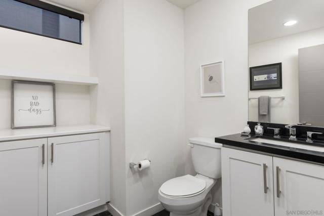2563 State St, Carlsbad CA: https://media.crmls.org/mediaz/5a4a2b8d-35f0-4b0d-9d39-8ecc3425ebd2.jpg