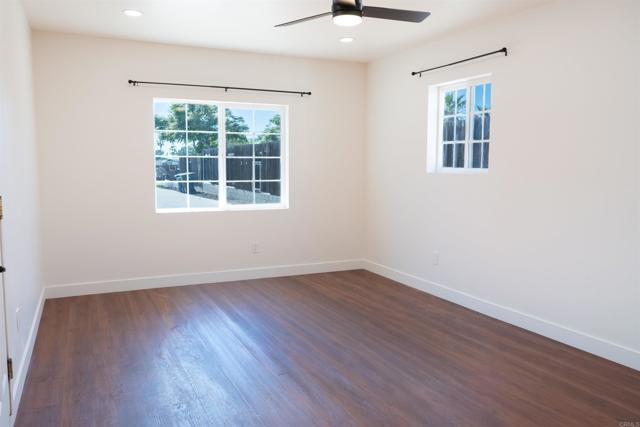 Detail Gallery Image 12 of 31 For 639 First Ave a,  Chula Vista,  CA 91910 - 3 Beds | 3 Baths