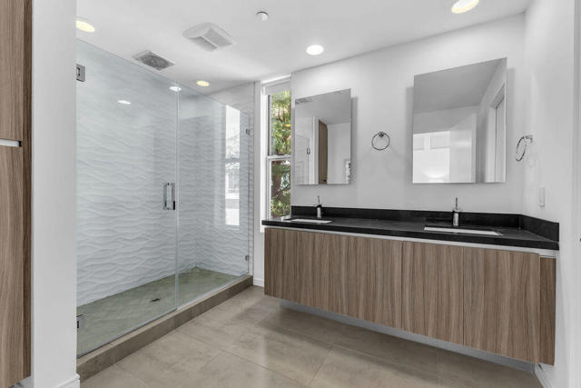 350 Goleta Way, Palm Springs CA: https://media.crmls.org/mediaz/5a4a85e7-08c7-44b7-9ee7-07dc3e185ad7.jpg
