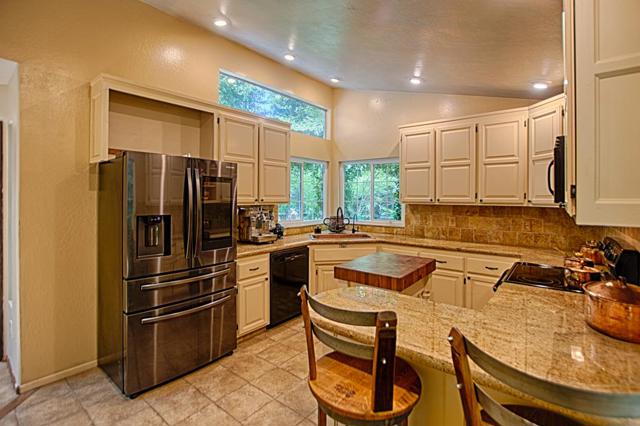 7030 Scotts Valley Drive, Scotts Valley CA: https://media.crmls.org/mediaz/5a4ae80f-ee71-4e5f-8296-fe5dc65d61e5.jpg