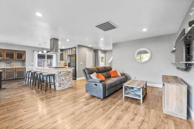 506 Soquel San Jose Road, Soquel CA: https://media.crmls.org/mediaz/5a4b0420-1a4a-4e00-b2d4-cc78e419a279.jpg