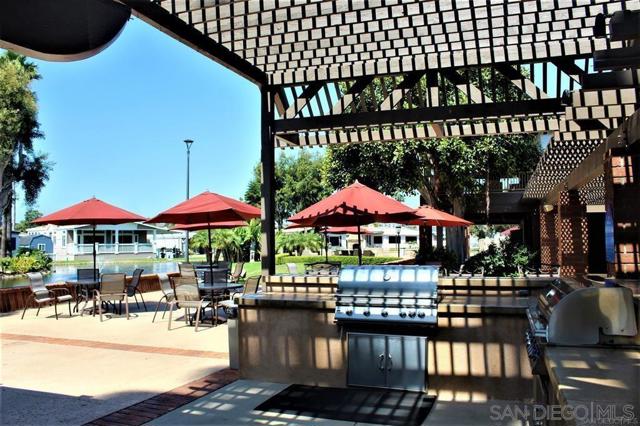 7241 San Luis St, Carlsbad CA: https://media.crmls.org/mediaz/5a4b1344-01be-4fd6-9a9b-8824c2de4089.jpg