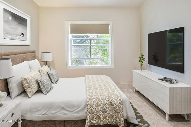 11275 Watson Drive, Moorpark CA: https://media.crmls.org/mediaz/5a4b6804-90b7-4a4a-95bd-9477d3921376.jpg