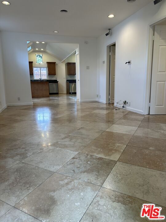 2454 Penmar, Venice CA: https://media.crmls.org/mediaz/5a4bd641-7bfb-4ed3-aa2f-eb529fe7a449.jpg