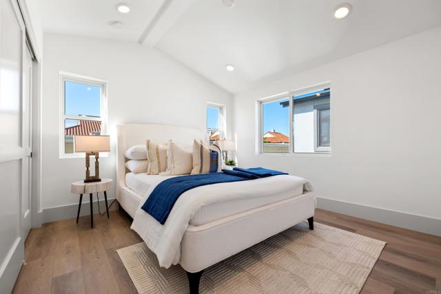 326 Chinquapin Avenue, Carlsbad CA: https://media.crmls.org/mediaz/5a4c36de-bdec-477f-b173-cf38b7fb6ef0.jpg