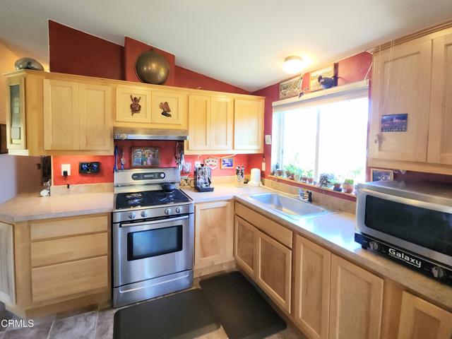 Detail Gallery Image 8 of 33 For 33890 Albion River South Side Rd, Albion,  CA 95410 - 3 Beds | 2 Baths
