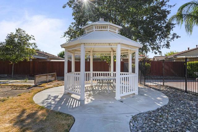 3009 La Vina Circle, Los Banos CA: https://media.crmls.org/mediaz/5a4e4784-a57a-4cff-aa54-049b2b440bb4.jpg