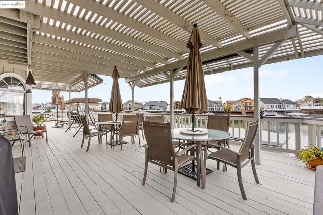 4210 Driftwood Pl, Discovery Bay CA: https://media.crmls.org/mediaz/5a4f8946-5ae9-4dae-891d-a8992bf2cf3e.jpg