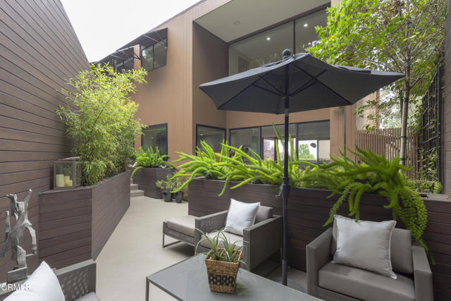 2266 Panorama Terrace, Los Angeles CA: https://media.crmls.org/mediaz/5a4f9d06-d458-4e6f-8460-842246f26c47.jpg