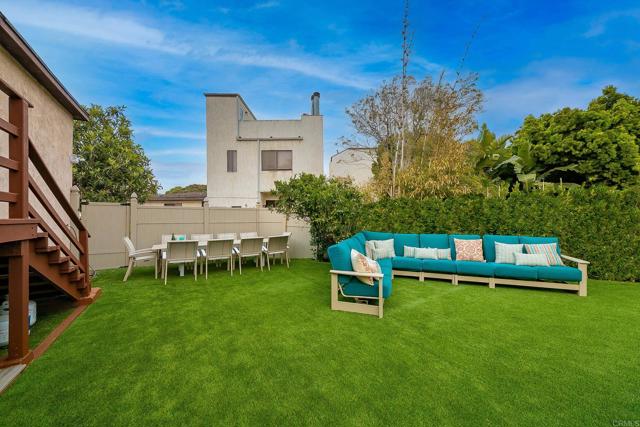 Detail Gallery Image 19 of 45 For 965 Rosecrans Street, San Diego,  CA 92106 - 4 Beds | 2/3 Baths