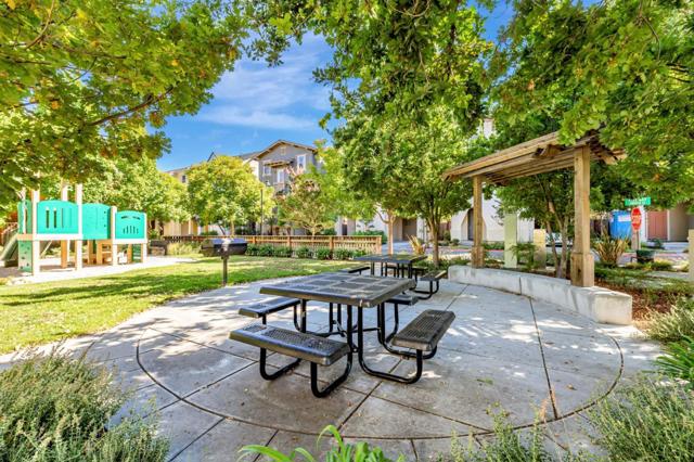 361 W Evelyn Avenue, Mountain View CA: https://media.crmls.org/mediaz/5a5040bd-f192-4e51-8858-3fd7206bf89a.jpg