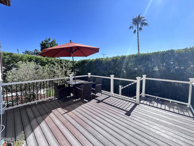 2339 Park Avenue, Montrose CA: https://media.crmls.org/mediaz/5a50da39-ac04-4bb8-a8e3-9041363cf2c4.jpg