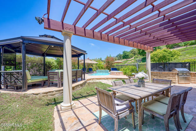 650 Astera Court, Newbury Park CA: https://media.crmls.org/mediaz/5a511a07-d200-41fc-b068-ed918c573305.jpg