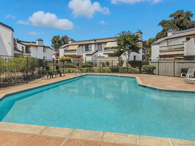 450 W W Vermont Ave, Escondido CA: https://media.crmls.org/mediaz/5a51b647-666c-4322-a113-b3bfb58ea125.jpg