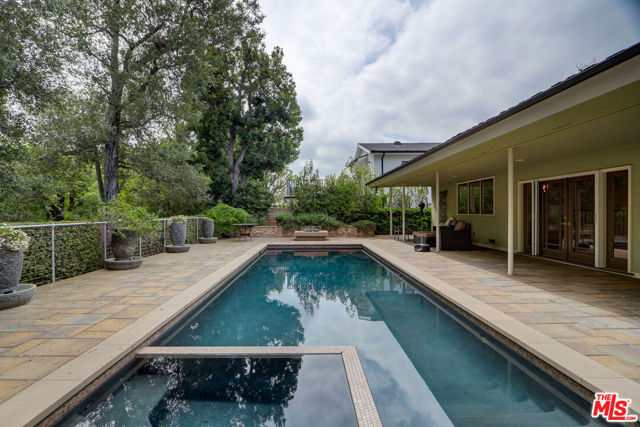 16314 Meadowridge Road, Encino CA: https://media.crmls.org/mediaz/5a51c372-60d4-4dc6-8059-4174b90c2dce.jpg