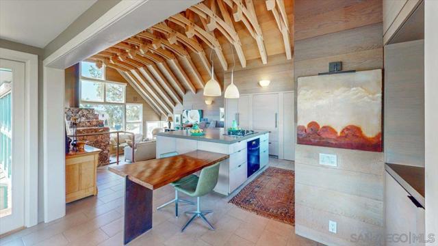 13027 Via Latina, Del Mar CA: https://media.crmls.org/mediaz/5a51eef3-ac23-4ee3-a132-e0dae243f001.jpg