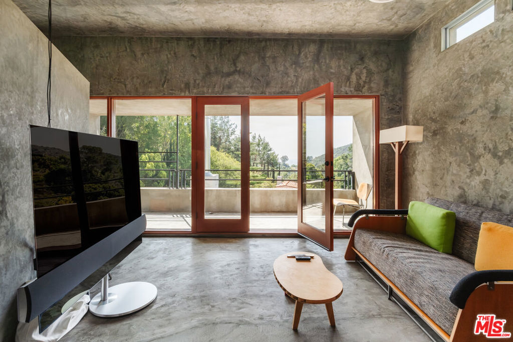 MLS #25590691 image #16