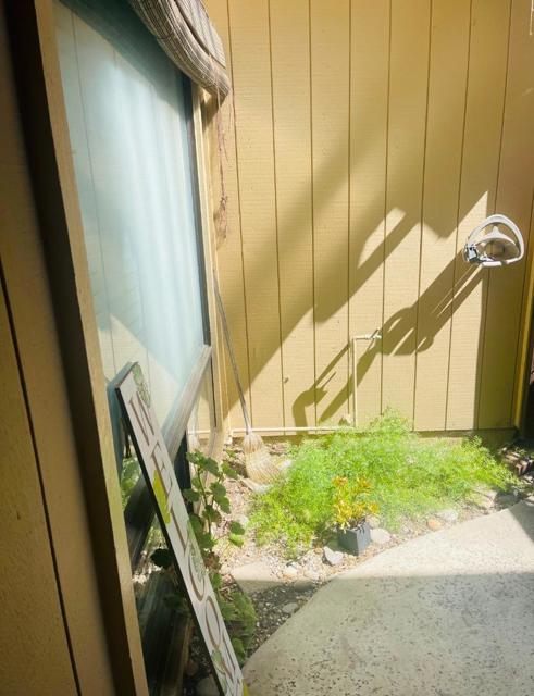 2101 Darnis Circle, Morgan Hill CA: https://media.crmls.org/mediaz/5a529bad-9be4-42f4-a2dd-9fe7bf56ff99.jpg