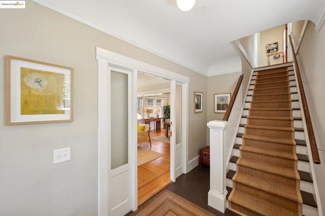 485 Hardy St, Oakland CA: https://media.crmls.org/mediaz/5a54cfb0-f096-435c-93ac-33b74342dc39.jpg