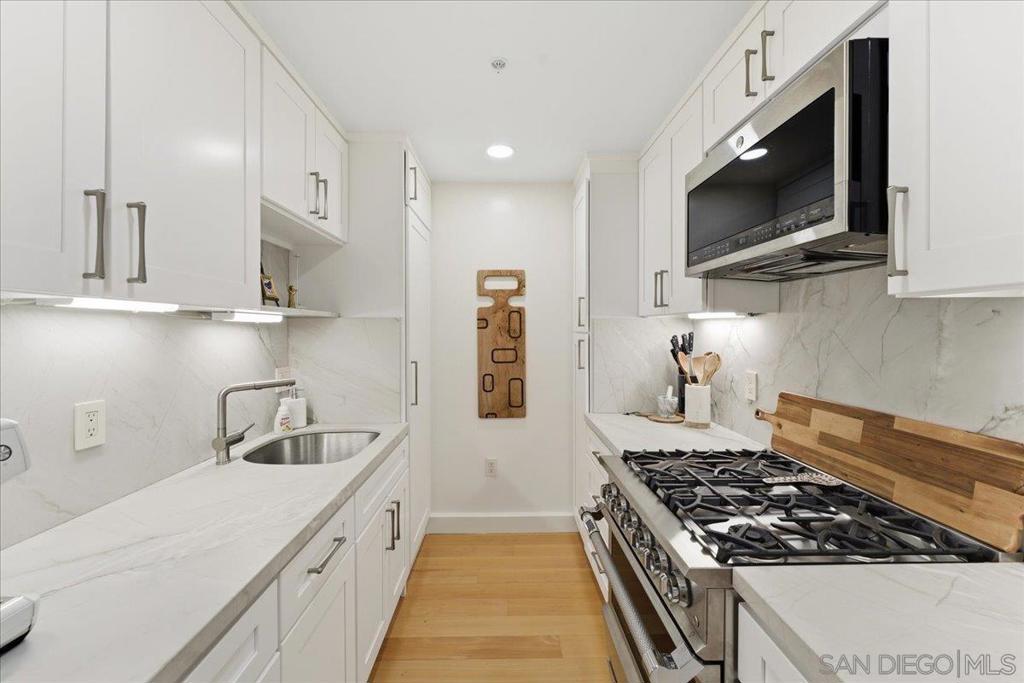645 Front St - photo 3