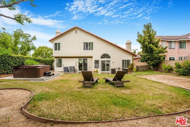 12084 London Grove Court, Moorpark CA: https://media.crmls.org/mediaz/5a559809-4610-48b7-b4d3-bb002db761b9.jpg