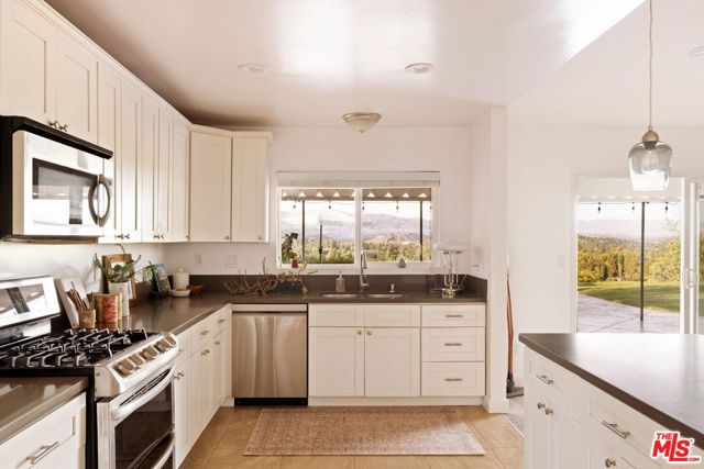 23699 Sandalwood Street, West Hills CA: https://media.crmls.org/mediaz/5a55f801-e32c-45ad-94d5-5d3e894b134c.jpg