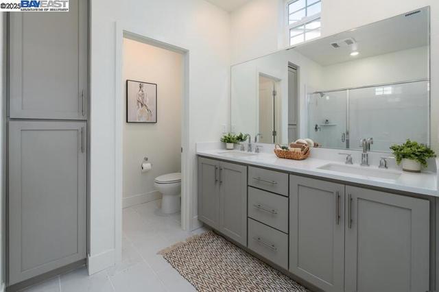 37468 Bowline Rd, Newark CA: https://media.crmls.org/mediaz/5a562734-08f1-4854-ac49-f7595421f183.jpg