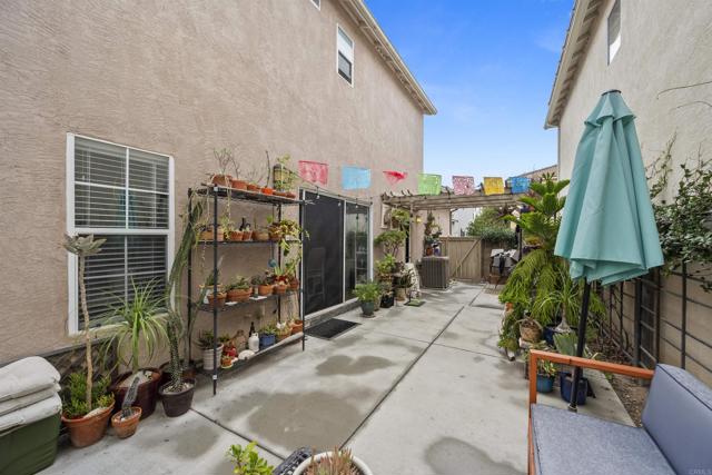 1583 GOLD RUN Road, Chula Vista CA: https://media.crmls.org/mediaz/5a576960-ff8e-4b65-98bc-78e1298e68a7.jpg