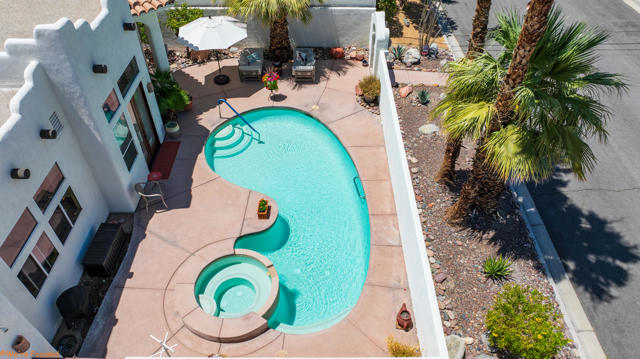 77440 Calle Ensenada, La Quinta CA: https://media.crmls.org/mediaz/5a5843e7-0f52-4229-b9f3-52c8776974b6.jpg