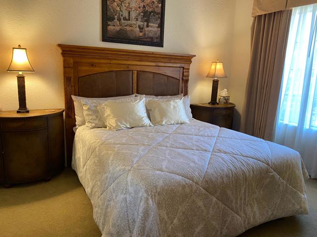 BEEVE - MASTER BEDROOM