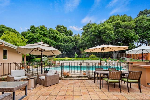 42 Upper Circle, Carmel Valley CA: https://media.crmls.org/mediaz/5a58a145-e89c-48fd-98a8-6d3cd355891f.jpg