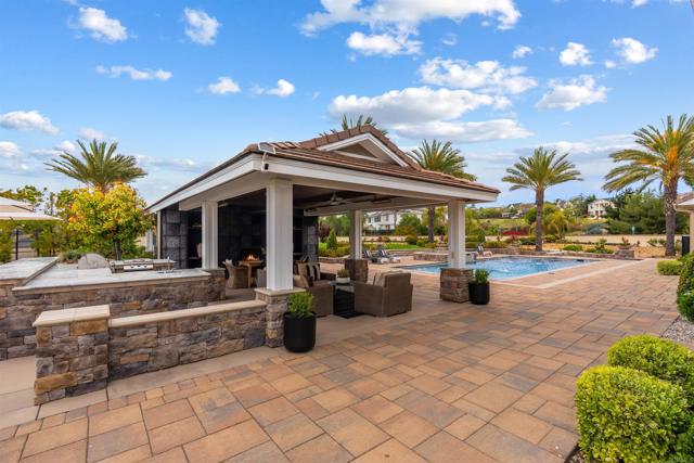 2574 Muirfields Drive, Carlsbad CA: https://media.crmls.org/mediaz/5a58b6d1-c1dd-4658-819f-559e1085aa6e.jpg