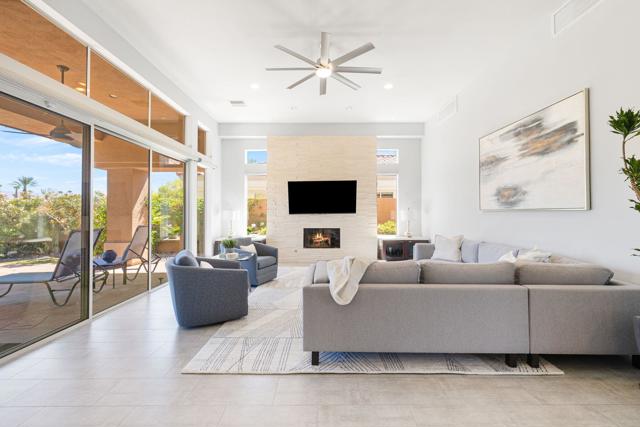 461 White Horse Trail, Palm Desert CA: https://media.crmls.org/mediaz/5a59161f-701d-407c-8e4c-e4e93014f22c.jpg