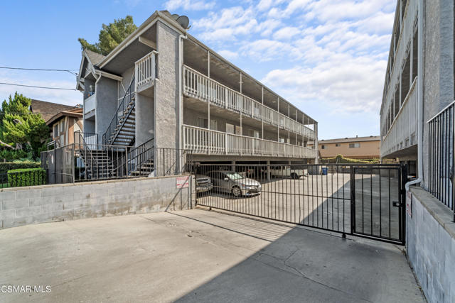 18356 Napa Street, Northridge CA: https://media.crmls.org/mediaz/5a596f5b-1924-4fa2-a90a-9519d757b260.jpg