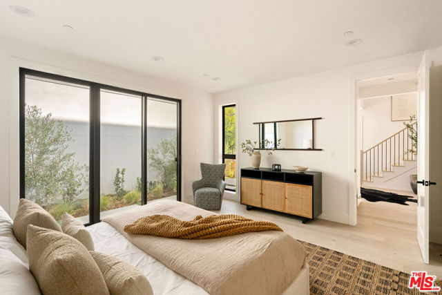 1615 N Coronado Street, Los Angeles CA: https://media.crmls.org/mediaz/5a5a37dc-1c86-419a-8733-e44520b5ced3.jpg