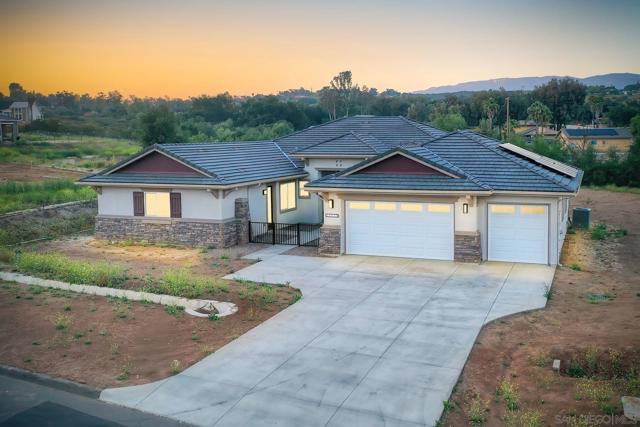 29527 Viking View Ln, Valley Center CA: https://media.crmls.org/mediaz/5a5b29f5-c51a-4c7a-89d4-7cac8780b486.jpg