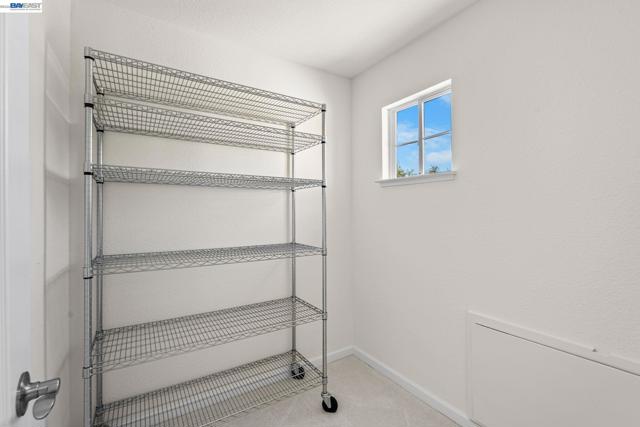 Image 23 of 40 For 912 Loyola Way