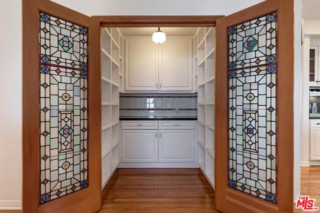 3595 Wonder View Drive, Los Angeles CA: https://media.crmls.org/mediaz/5a5ba226-cdeb-4f01-9a78-6adb38f336e2.jpg