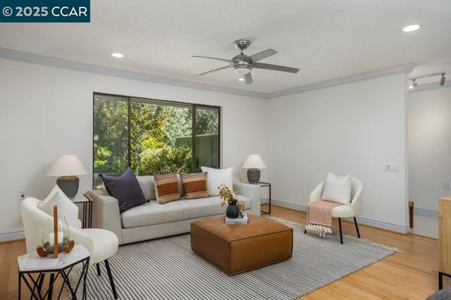 2432 Pine Knoll Dr, Walnut Creek CA: https://media.crmls.org/mediaz/5a5c1bd7-fe5e-46d6-860e-e01f808b4a2a.jpg