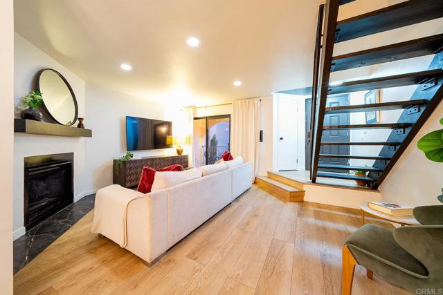 Detail Gallery Image 13 of 27 For 2136 Oceanside Bld, Oceanside,  CA 92054 - 2 Beds | 1 Baths