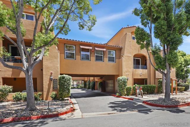 2801 Escala Cir, San Diego CA: https://media.crmls.org/mediaz/5a5d48ae-07ae-48db-aad6-1d63e19f14e5.jpg