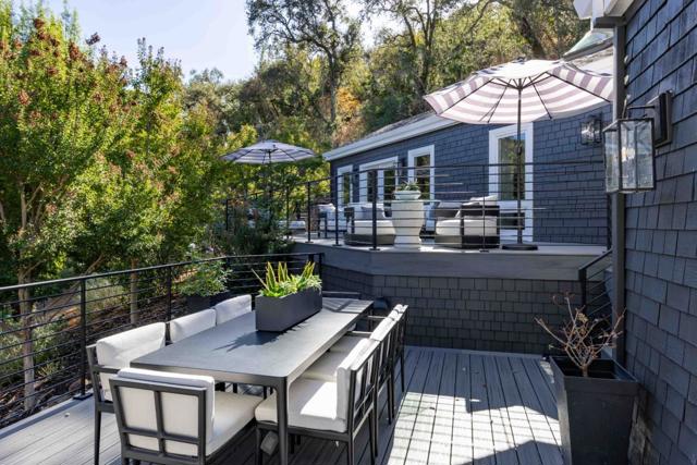 5 Oak Forest Court, Portola Valley CA: https://media.crmls.org/mediaz/5a5df63b-d8f1-46ad-bad7-4c61598cb844.jpg