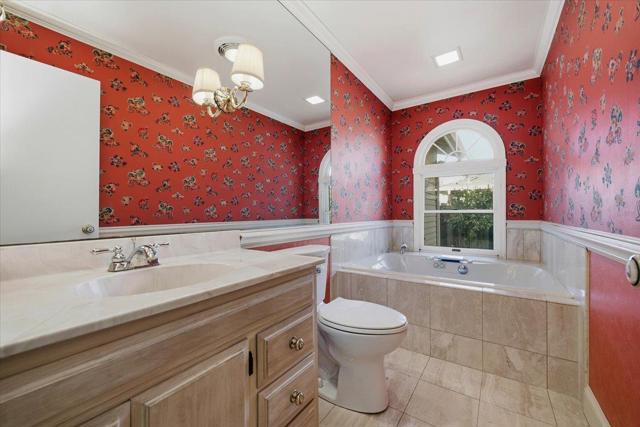 915 Berry Avenue, Los Altos CA: https://media.crmls.org/mediaz/5a5e0fc9-51aa-4ebc-af96-7b1ea5c4adae.jpg