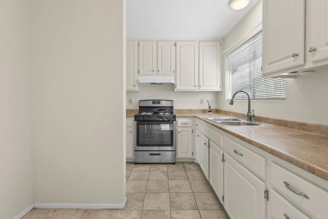 1523 Temple Heights Drive, Oceanside CA: https://media.crmls.org/mediaz/5a5e7798-19d9-4094-a4c7-4470874abd73.jpg